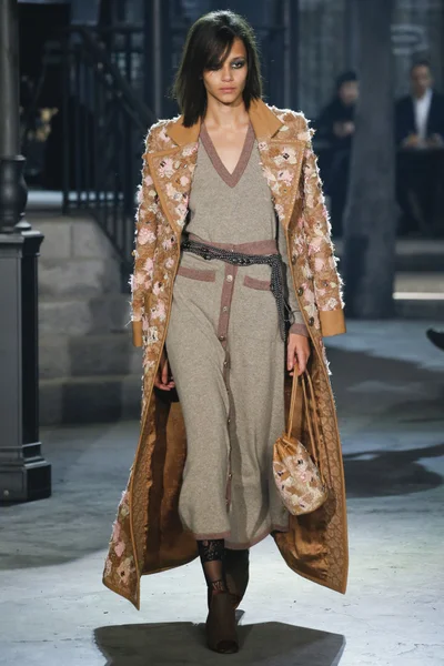 Look 74